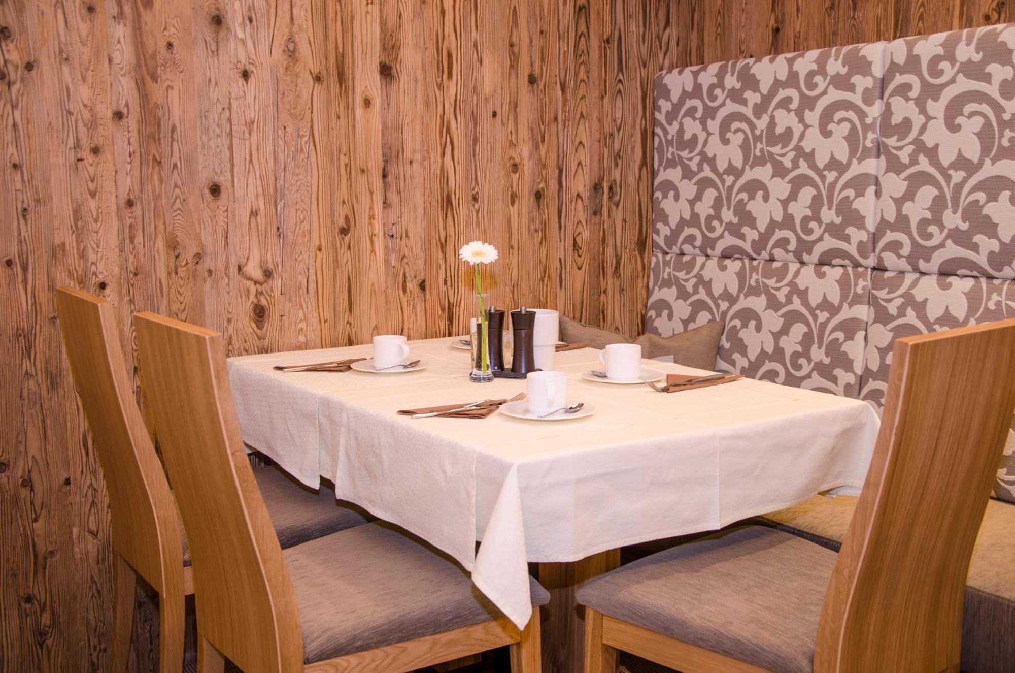 Hotel Garni Mirabell Ischgl Exterior photo