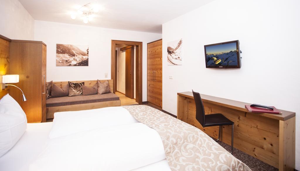 Hotel Garni Mirabell Ischgl Exterior photo