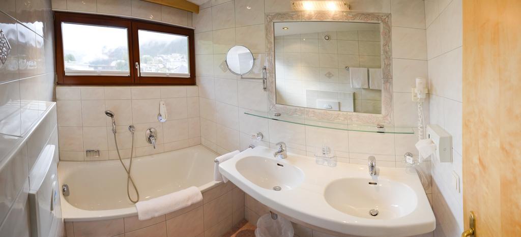 Hotel Garni Mirabell Ischgl Exterior photo
