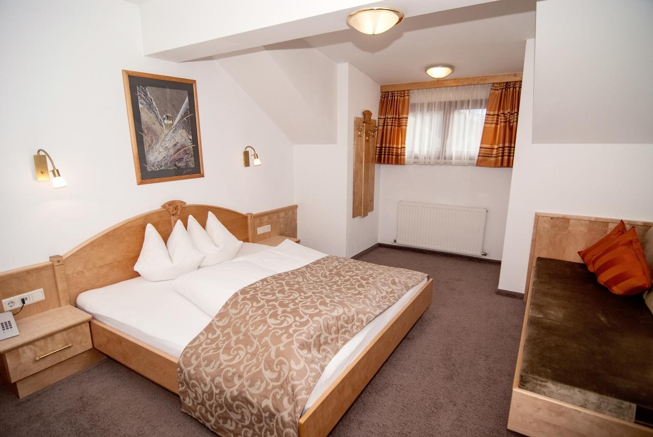 Hotel Garni Mirabell Ischgl Exterior photo