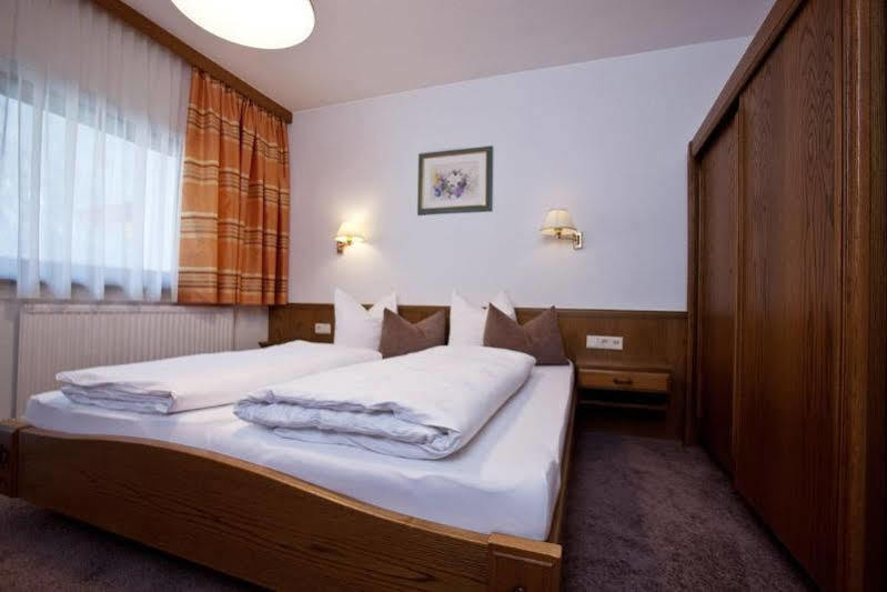 Hotel Garni Mirabell Ischgl Exterior photo