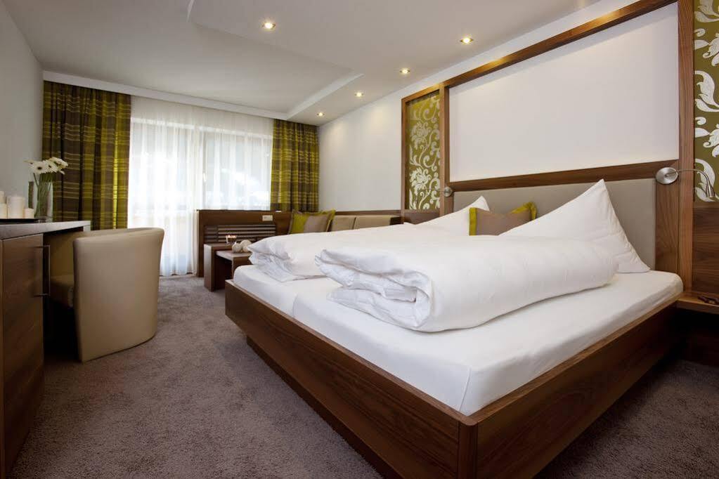 Hotel Garni Mirabell Ischgl Exterior photo