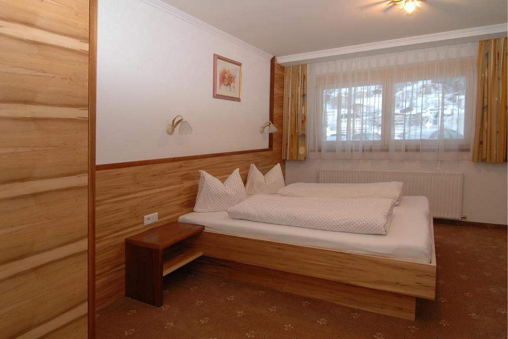 Hotel Garni Mirabell Ischgl Exterior photo
